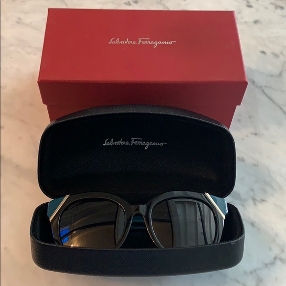 Salvatore Ferragamo 53MM round sunglasses - Picture 4 of 4